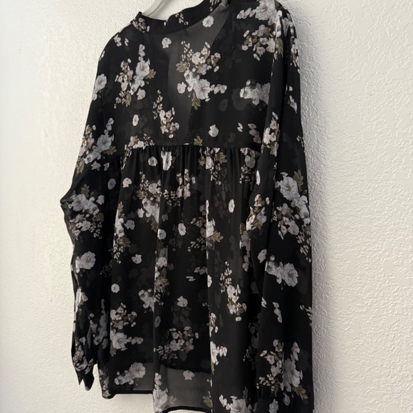 VINCE Women’s Black Floral Print Sheer Silk Band Collar Blouse Size Medium - Picture 7 of 10